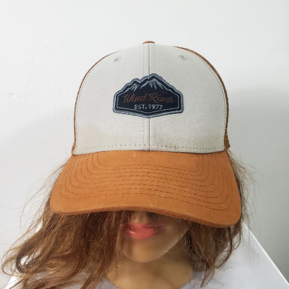 WindRiver Men’s Embroidered Baseball Cap with Mesh Back